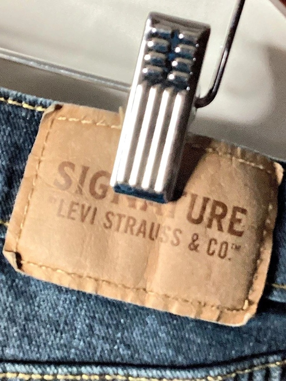 NWOT Levi's men’s Signature S61 Relaxed Blue Jeans - Picture 5 of 7
